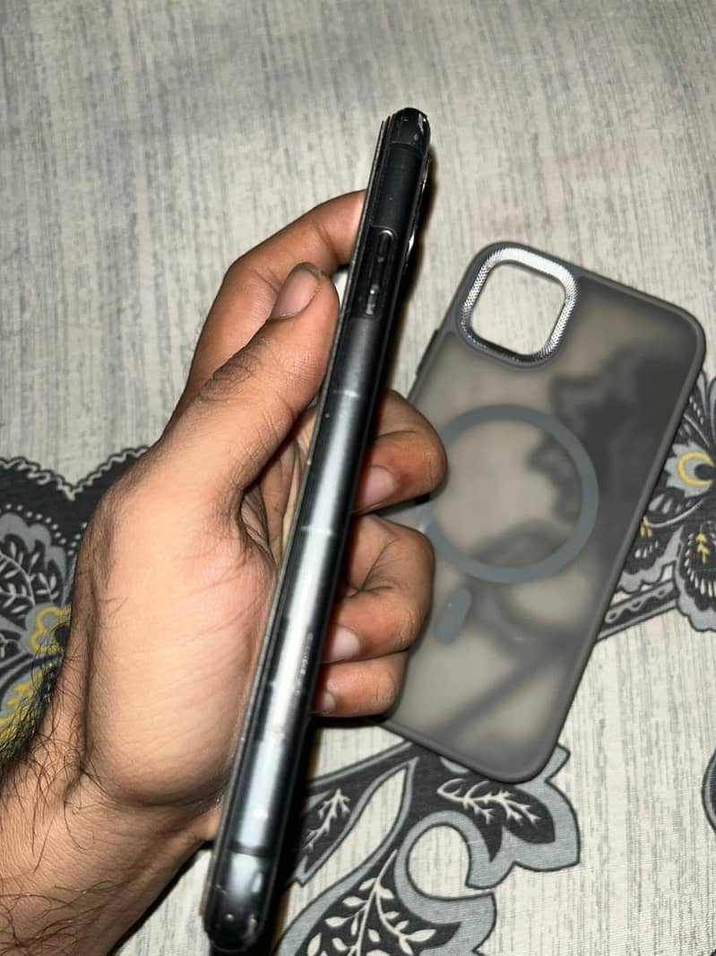 Apple iPhone 11 7