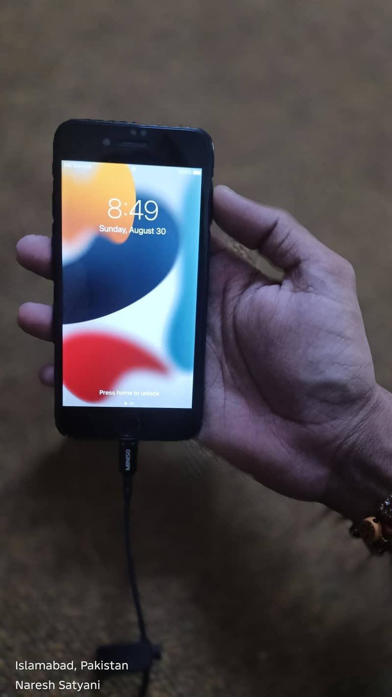 Apple iPhone 7 0