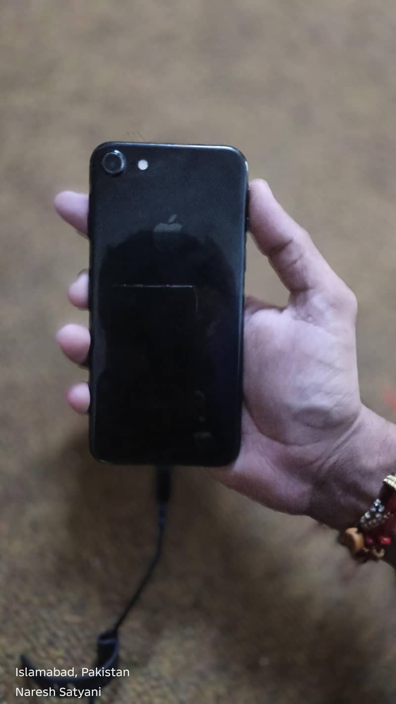 Apple iPhone 7 2