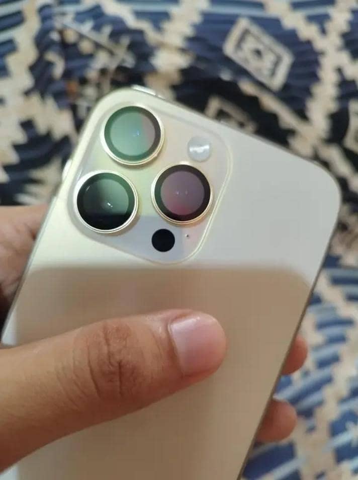 Apple iPhone 14 Pro Max 4