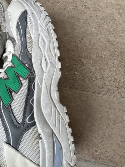 Sport Fashion" mesh running sneakers.