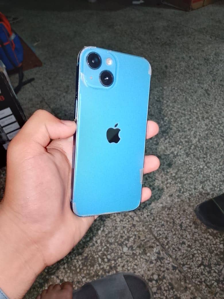 Apple iPhone 13 0