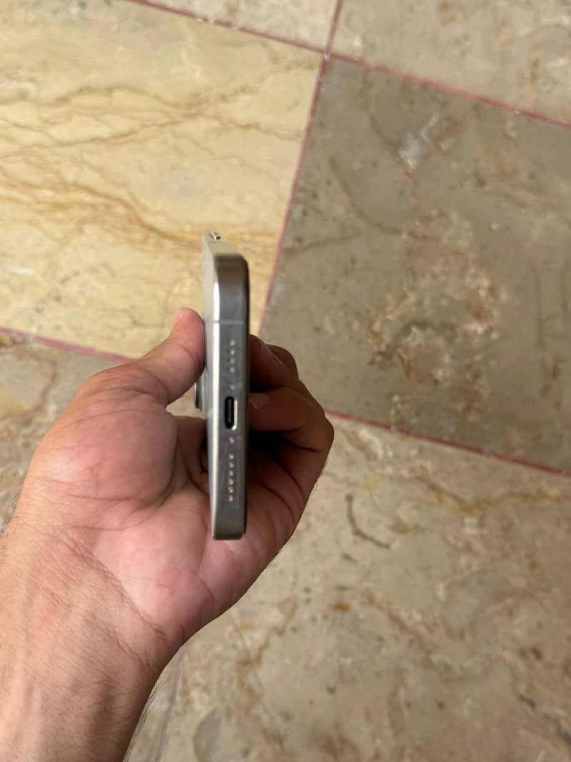 Apple iPhone 15 Pro Max 1