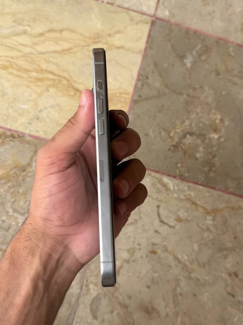 Apple iPhone 15 Pro Max 7