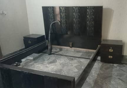 BED WITH SIDE TABLES & DRESSING TABLE