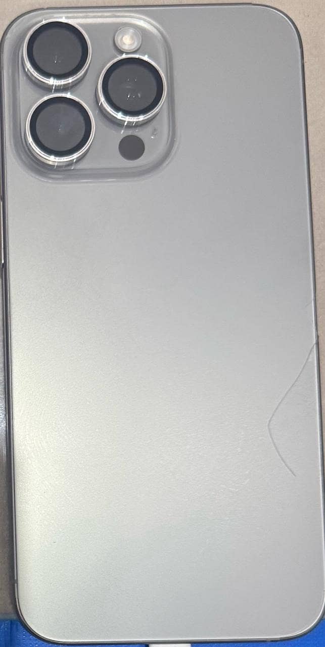 Apple iPhone 15 Pro Max 0