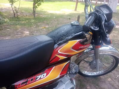 CD 70CC BLACK 25/26 LAHORE