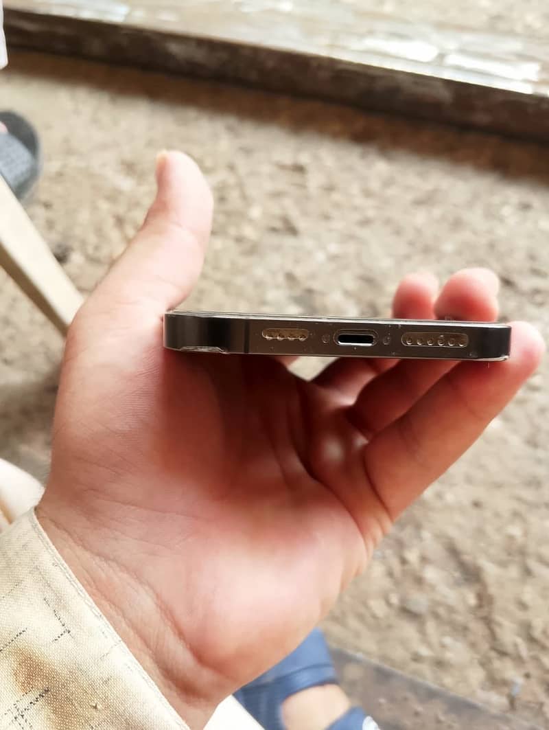 Apple iPhone 13 Pro Max 5