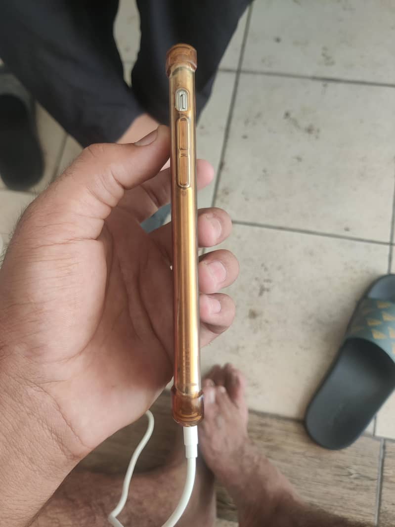 Apple iPhone 11 Pro 2