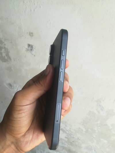 Apple iPhone 16