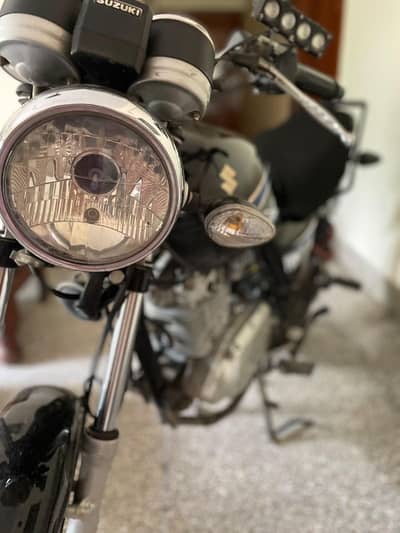 Suzuki GS 150 Model 2024
