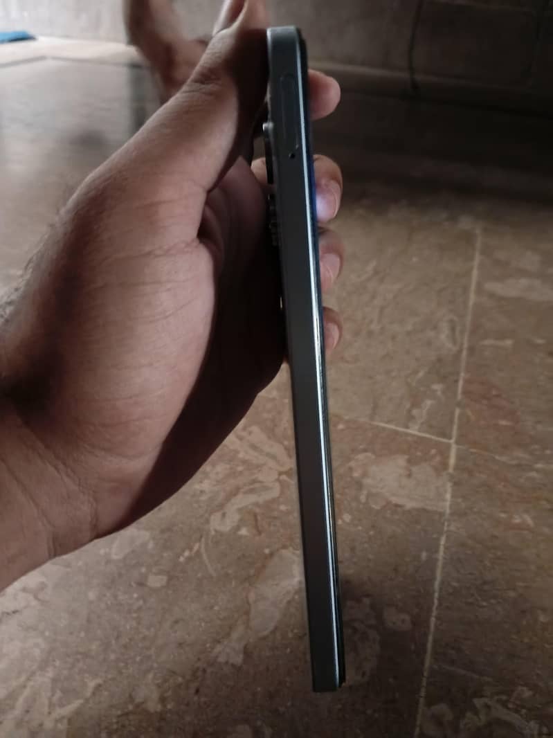 Realme Note 60 4