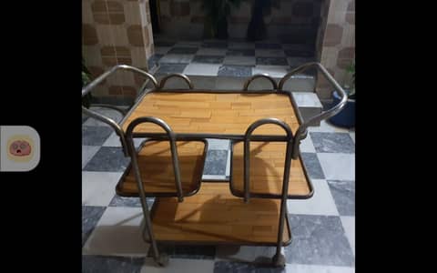 TEA TROLLY WITH WHEELS