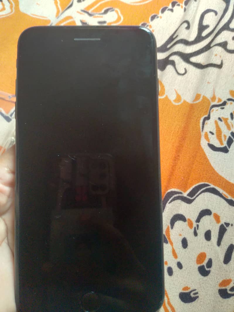 Apple iPhone 7 Plus 1