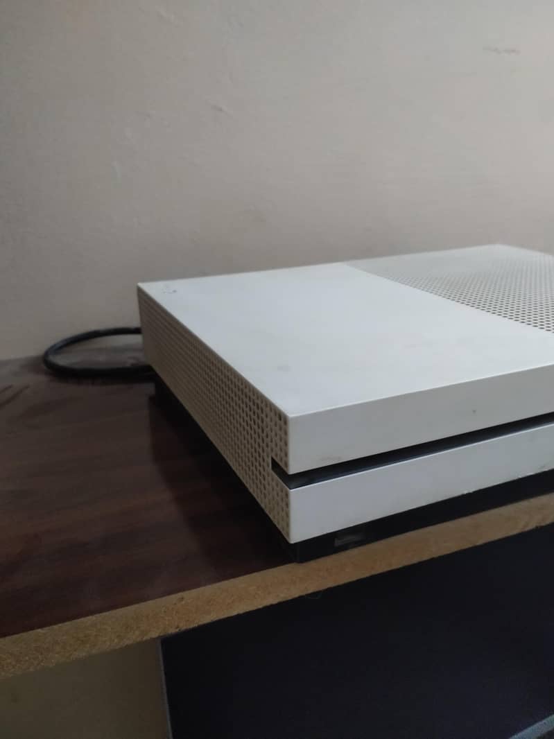 Xbox one s without controller 0