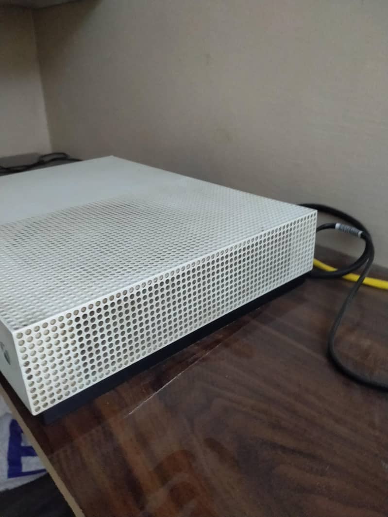 Xbox one s without controller 1