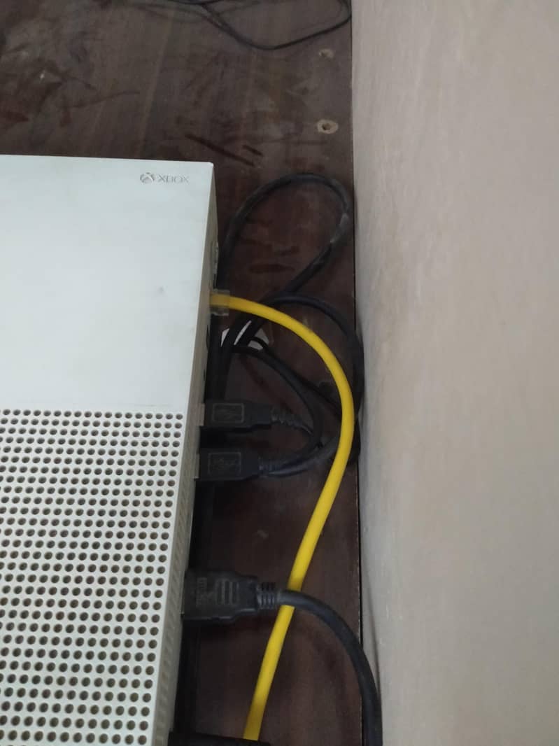 Xbox one s without controller 2
