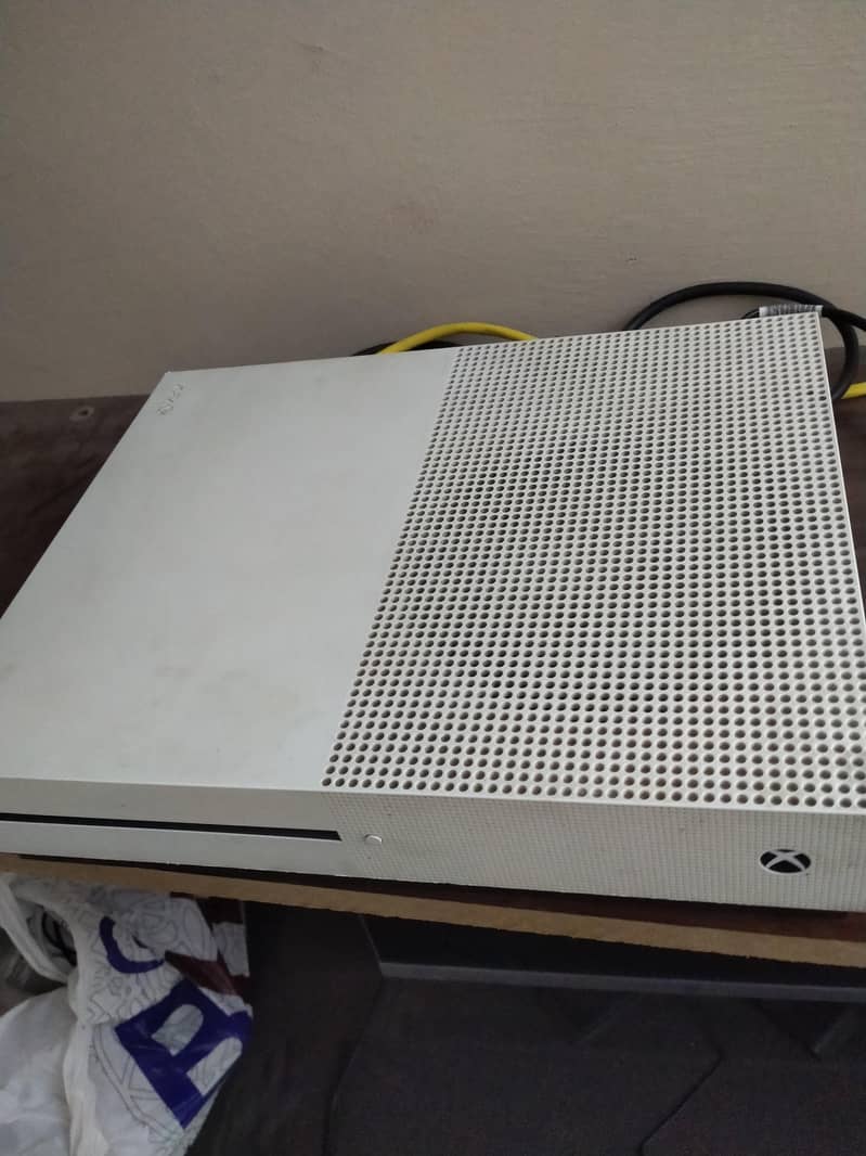 Xbox one s without controller 3