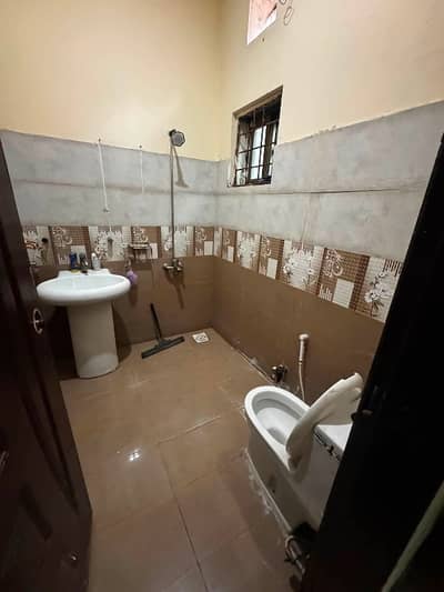 10 marla upper portion is available for rent in Tariq Gardens near Wapda Town