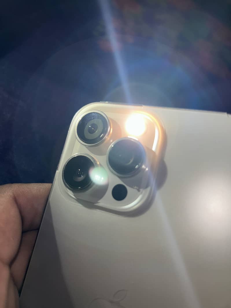 Apple iPhone 16 Pro Max 8