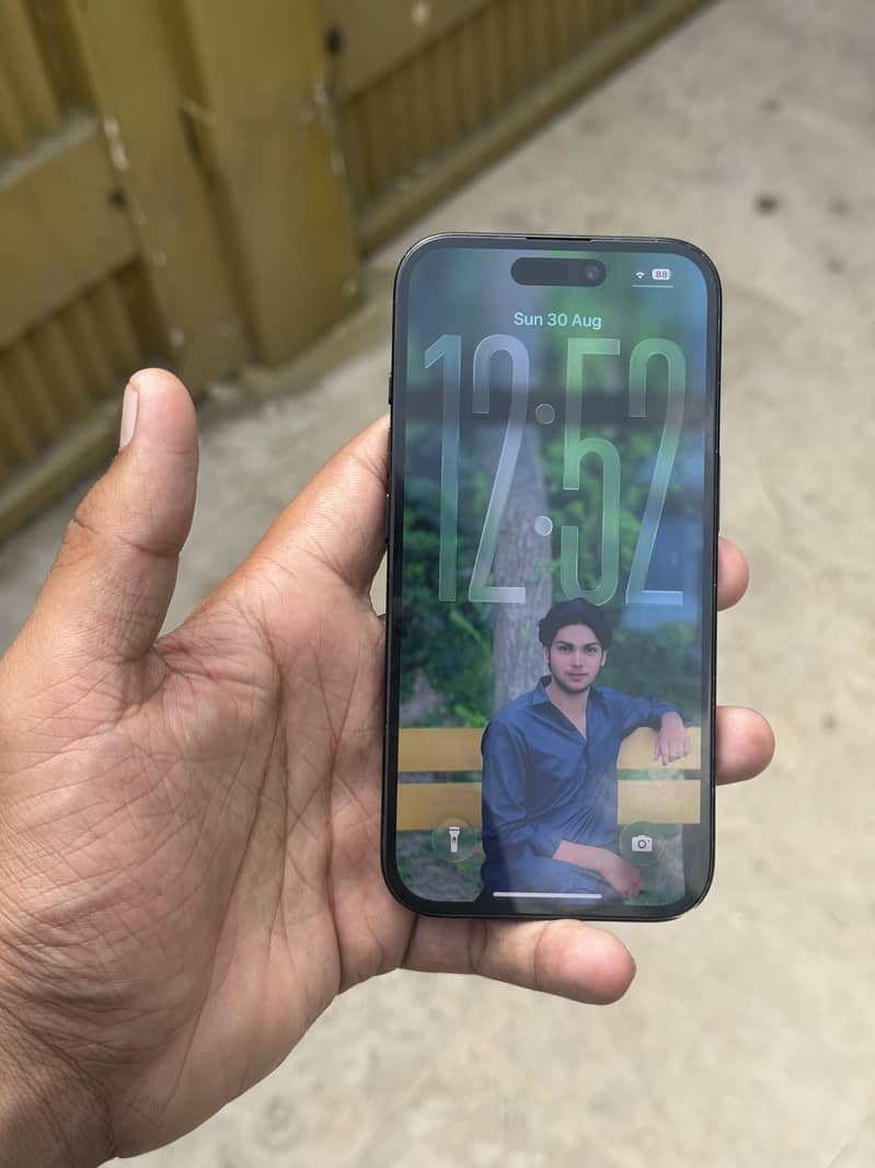 Apple iPhone 16 3