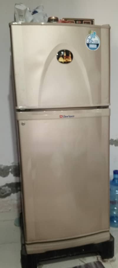 dawlance fridge medium with stabilizer in used