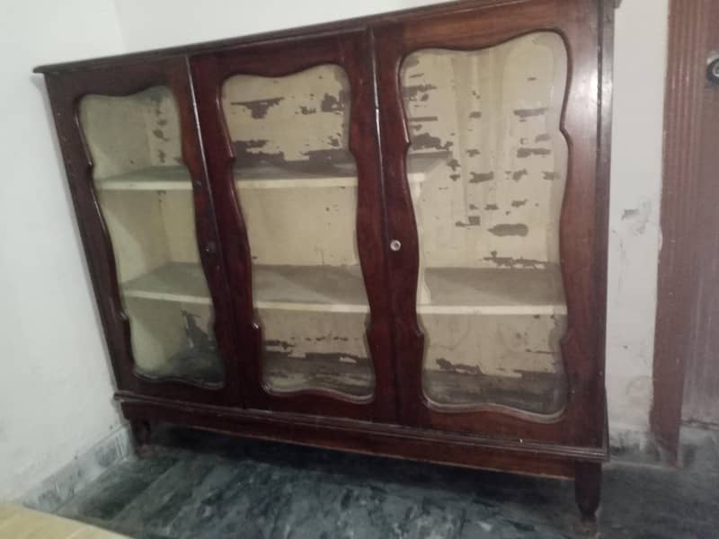 showcase, shelf 0