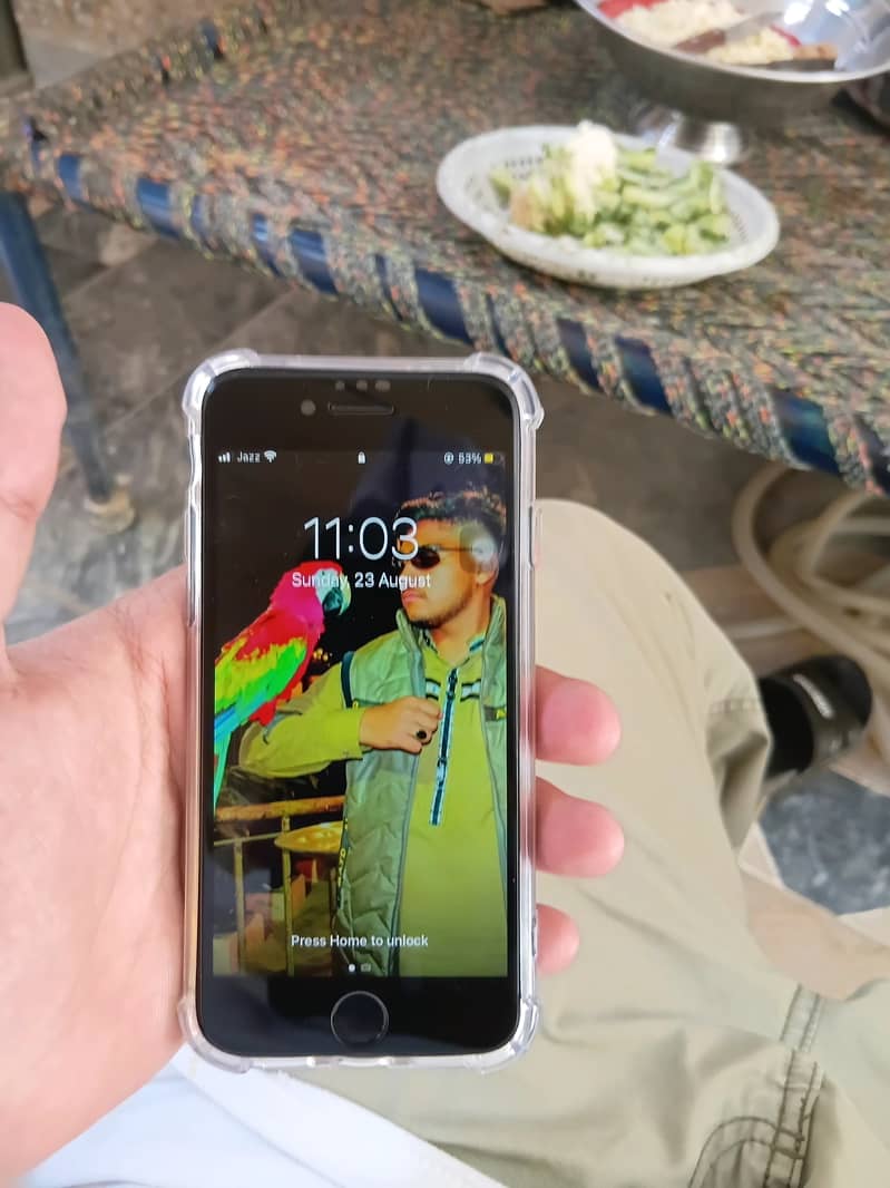 Apple iPhone 7 7