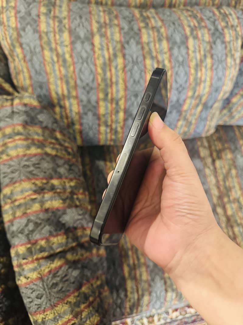Apple iPhone 16 Pro 6