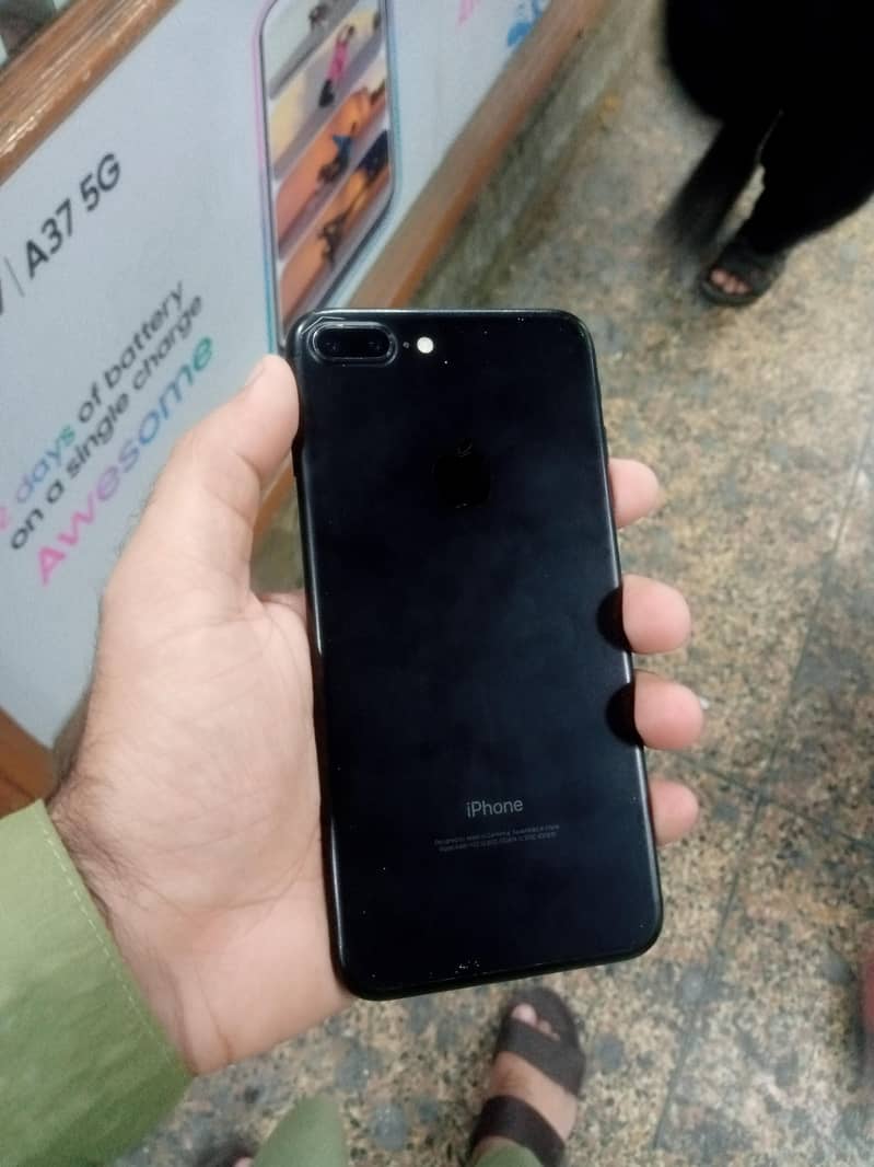 Apple iPhone 7 Plus 2