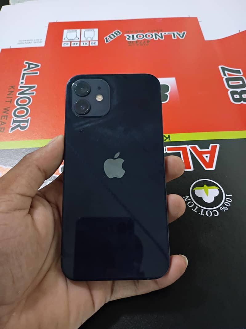 Apple iPhone 12 3