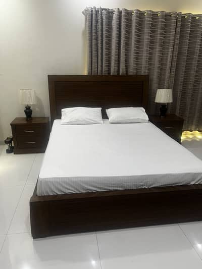 Bed Set | Wood | Dresser