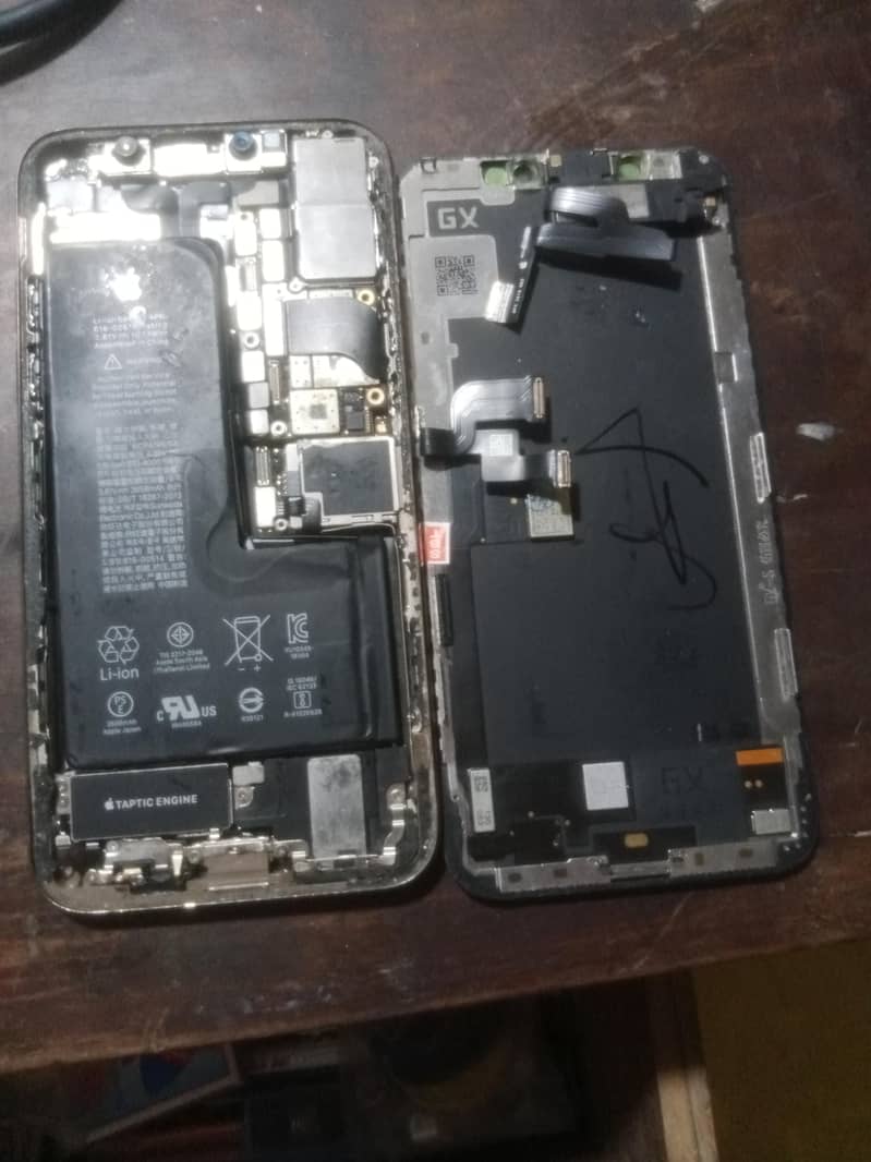 Apple iPhone XS 6