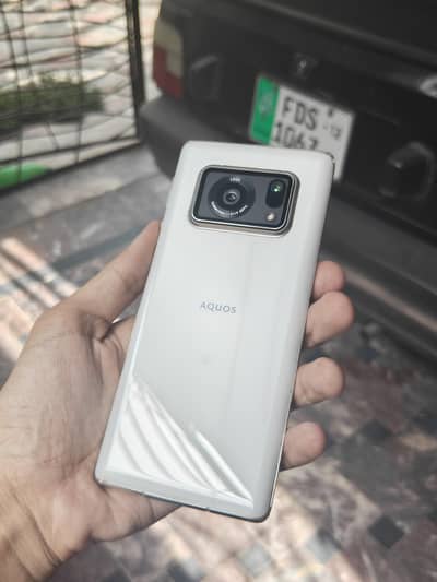 Sharp Aquos R6