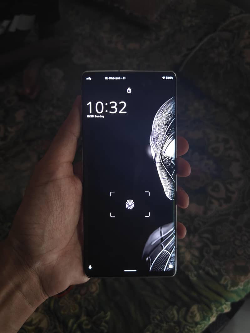Sharp Aquos R6 5