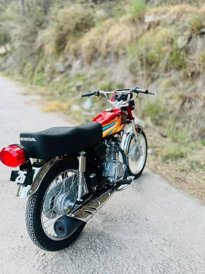 Honda CG 125 2025/26 Model - only 4k driven Rawalakot Registered