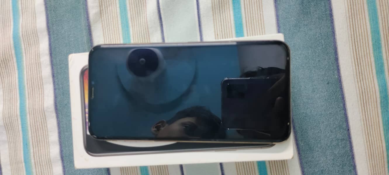 Apple iPhone XS Max 1