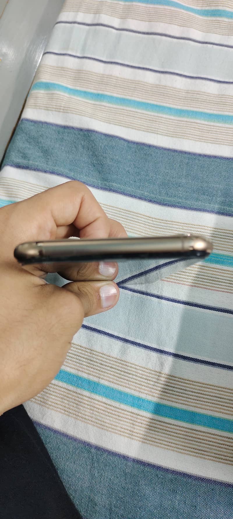 Apple iPhone XS Max 3