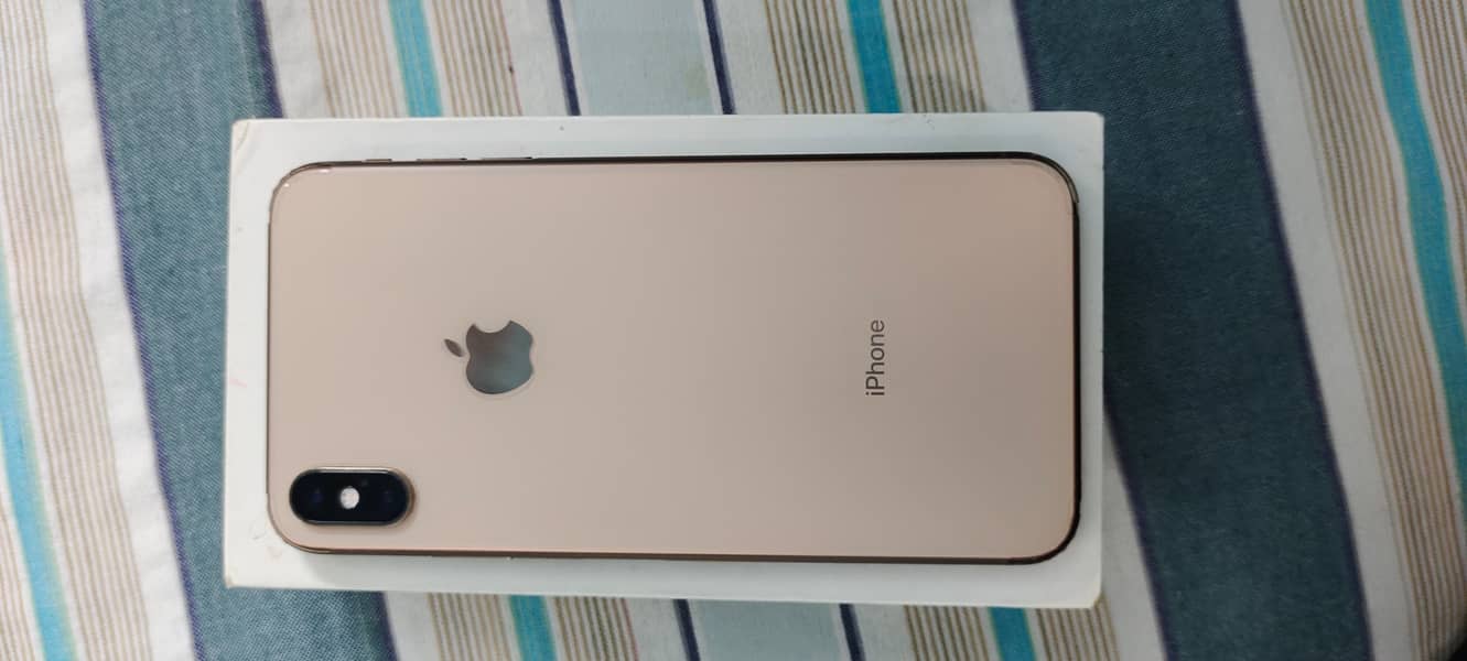 Apple iPhone XS Max 5