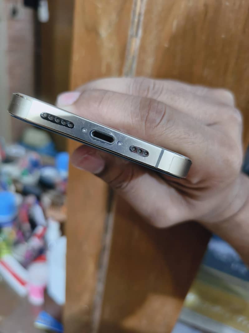 IPhone 13 Pro 4
