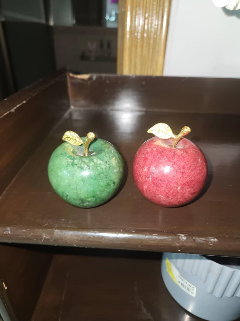 2 marble apples 0