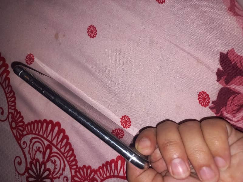 Apple iPhone X 6