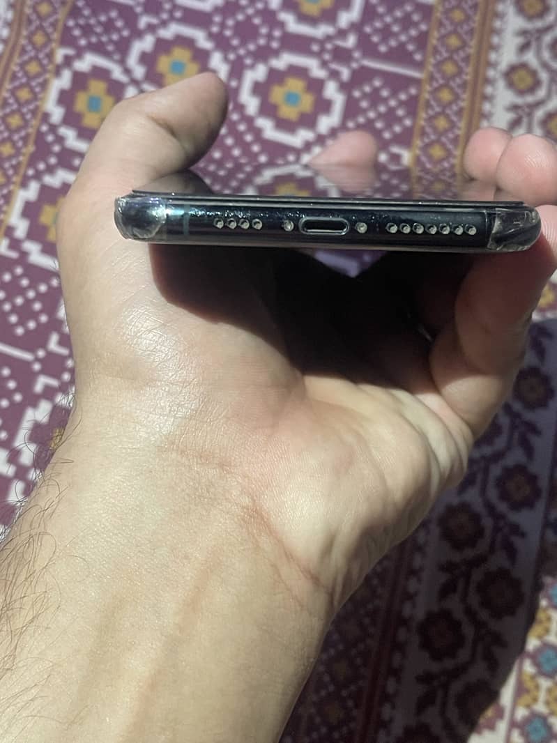 Apple iPhone 11 Pro Max 2