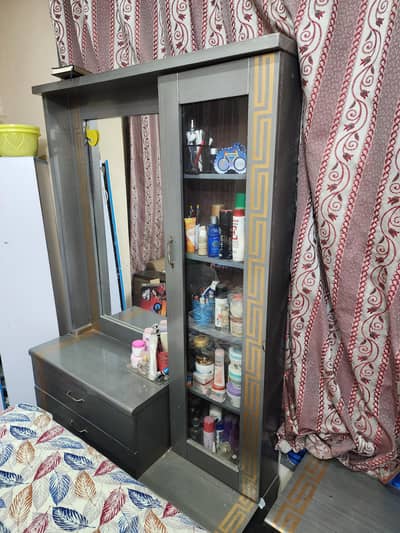 King Size Bed with mattress & Dressing