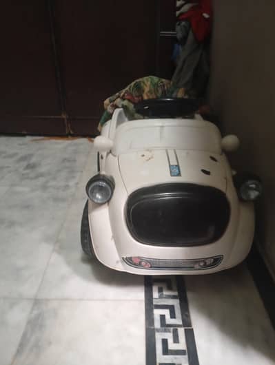 white battery + Remote car