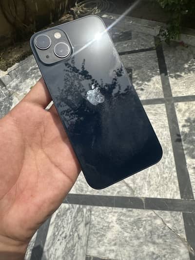 Apple iPhone 13