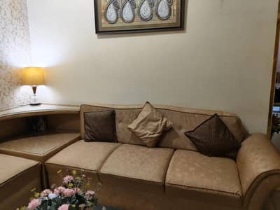 L shape 6 seater sofa set of good condition for sale