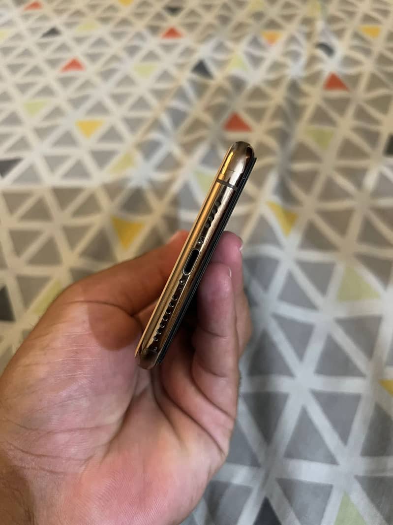 Apple iPhone 11 Pro Max 1