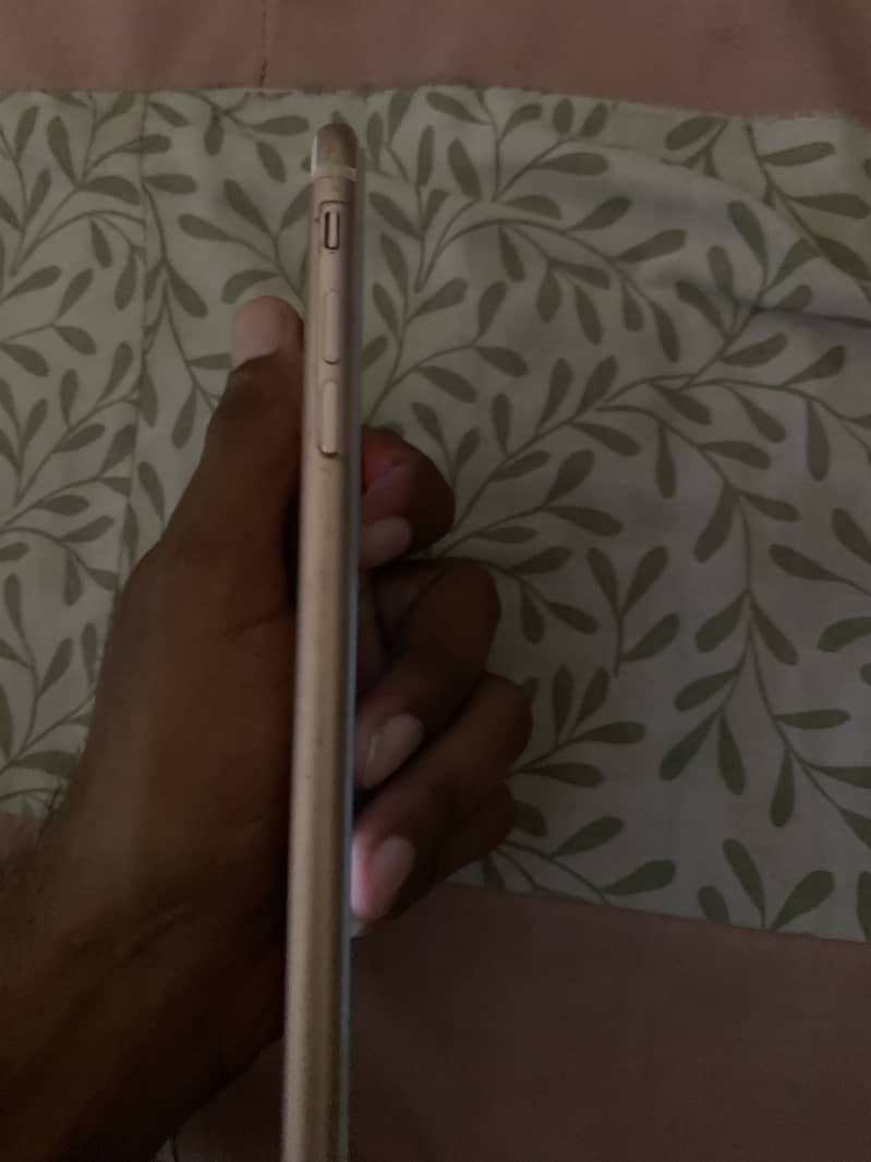 Apple iPhone 7 Plus 1
