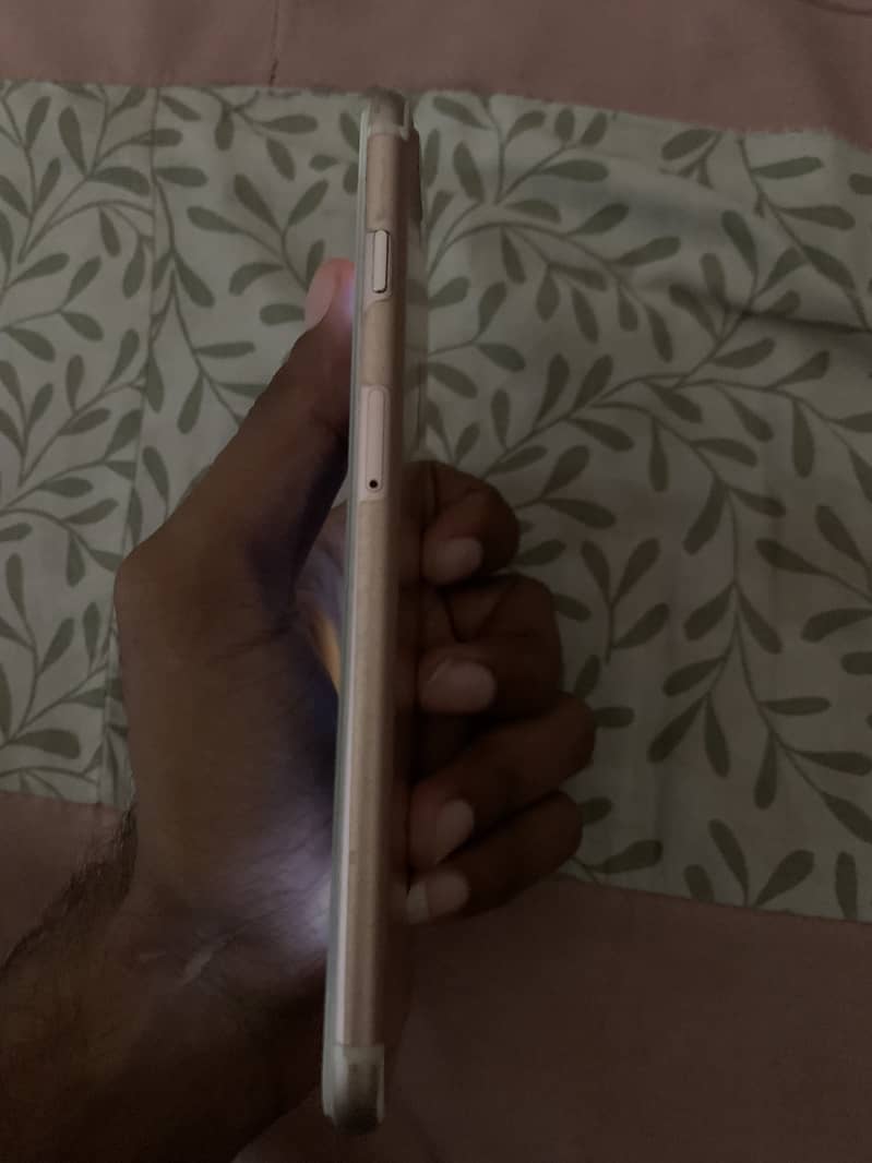 Apple iPhone 7 Plus 5